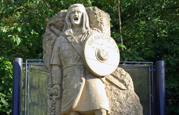 a statue of William Wallace