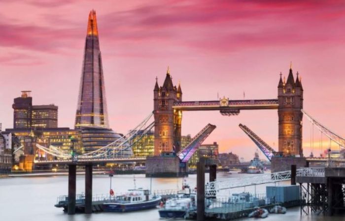 Visit London and see the Shard!