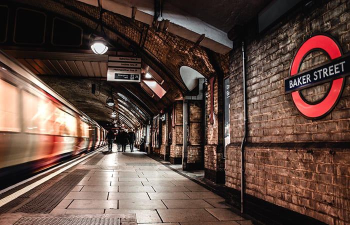 Baker street tube platform