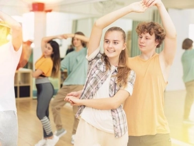 kids in a dance and acting class