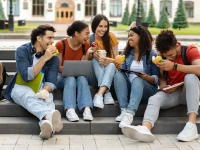 eating lunch on study abroad experience
