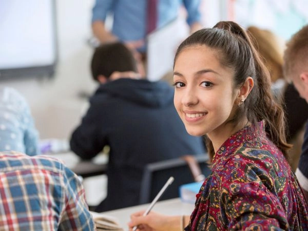 whats the main differences between a study abroad vacation and a school year abroad?