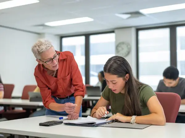 teacher teaching english as a foreign language